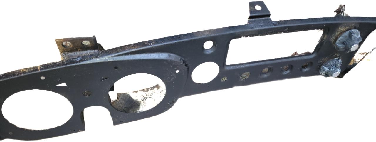 TABLEAU DE BORD METAL MG MGB B GT LesAnciennes.com