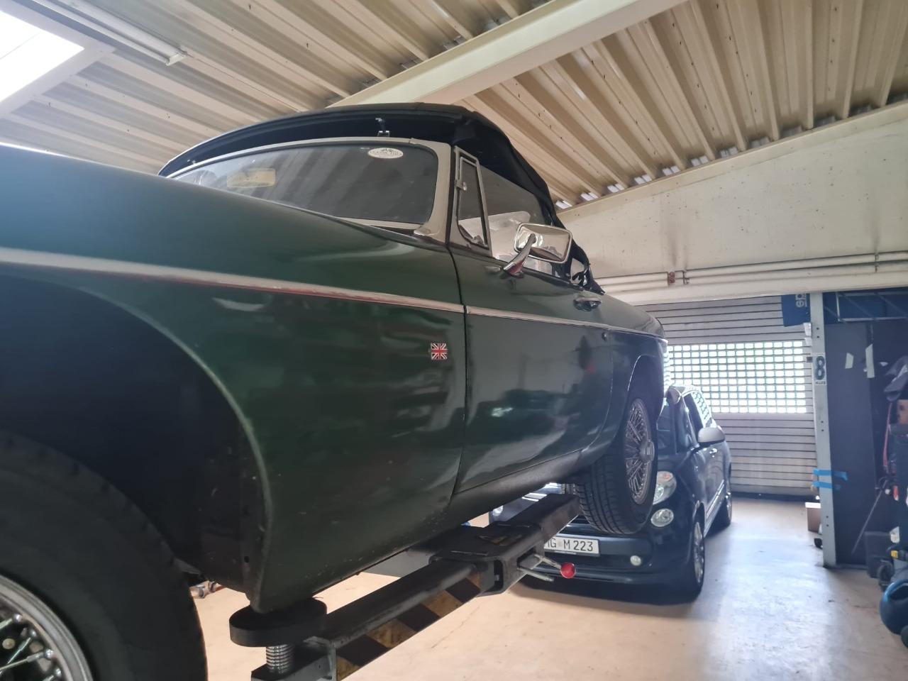 MG MGB Roadster 1.8 94 cv - 1968 LesAnciennes.com