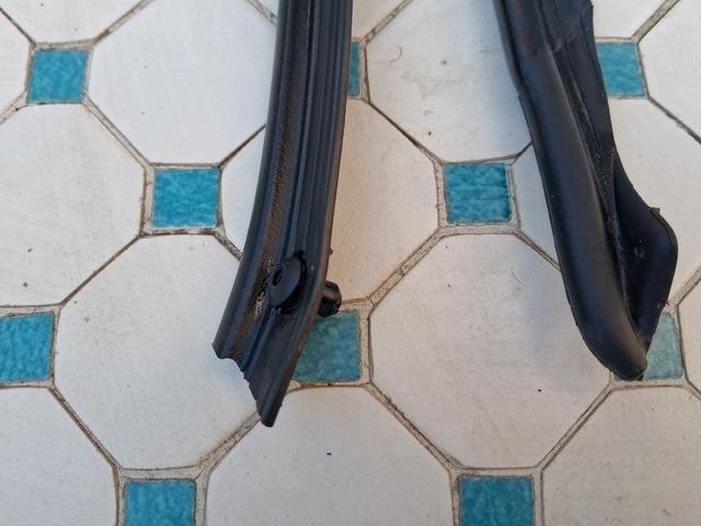 1 jeu de jts de seuil, Peugeot Cabriolet 306 LesAnciennes.com