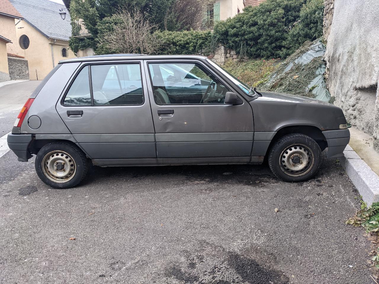 Renault Super 5 ByeBye de 1996 à vendre voiture ancienne de collection Renault Super 5 ByeBye de 1996 à vendre voiture ancienne de collection