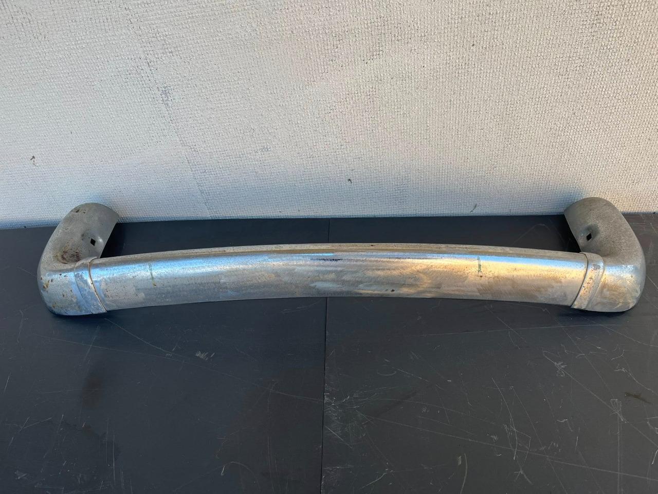 Pare choc RENAULT Dauphine LesAnciennes.com