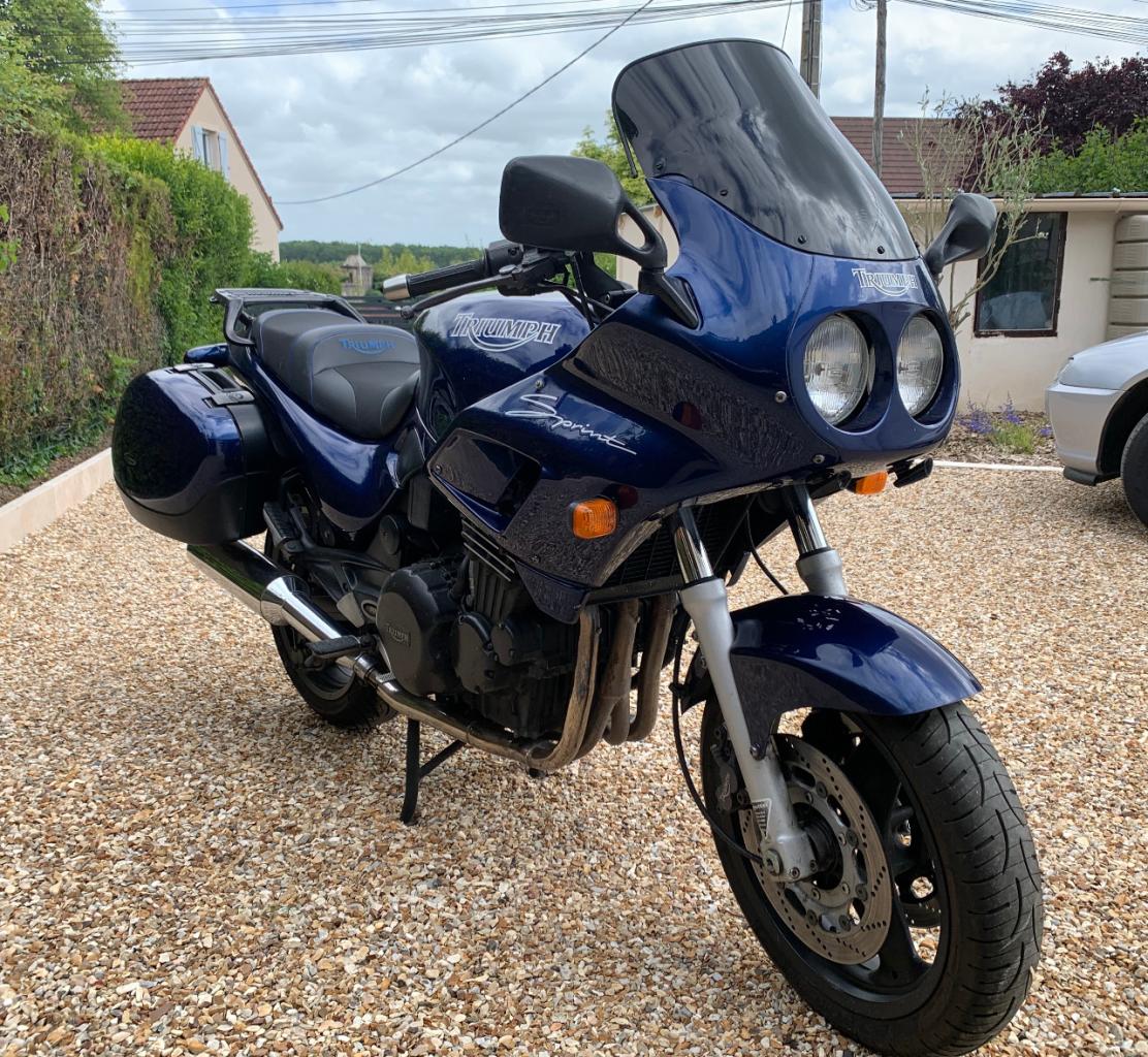 TRIUMPH 900 Sprint Executive - 1998 LesAnciennes.com