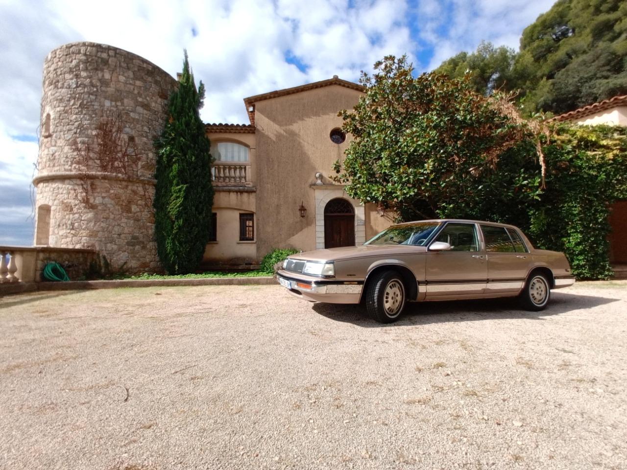 BUICK Electra Park Avenue - 1989 LesAnciennes.com