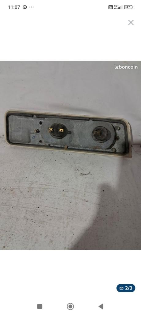 Feu arrière droit pour RENAULT 10 (R10) LesAnciennes.com