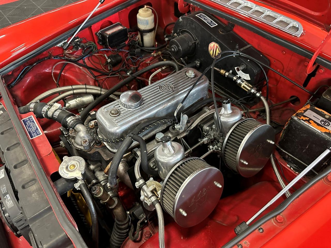 MG MGB - 1964 LesAnciennes.com