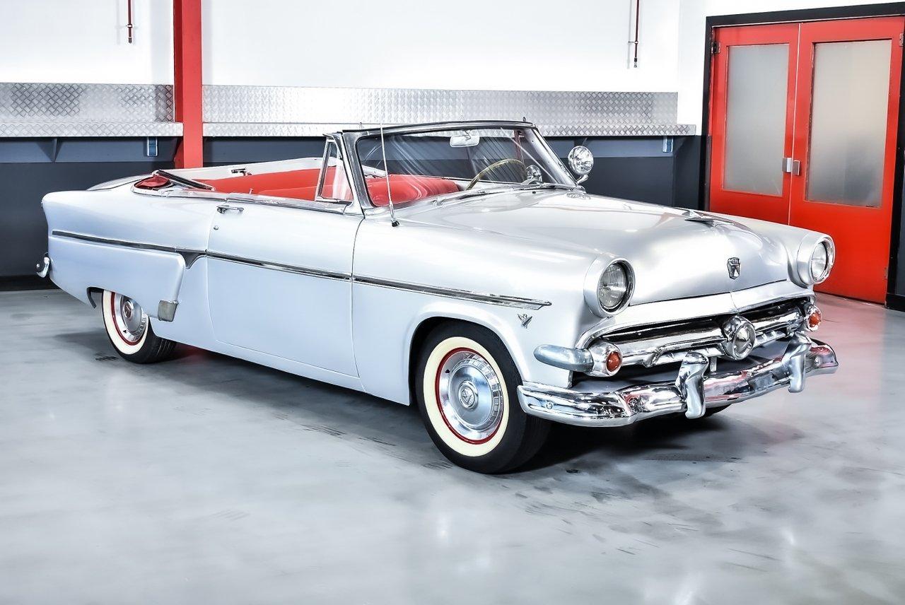1954 Ford Crestline Sunliner Convertible 239CI V8 LesAnciennes.com