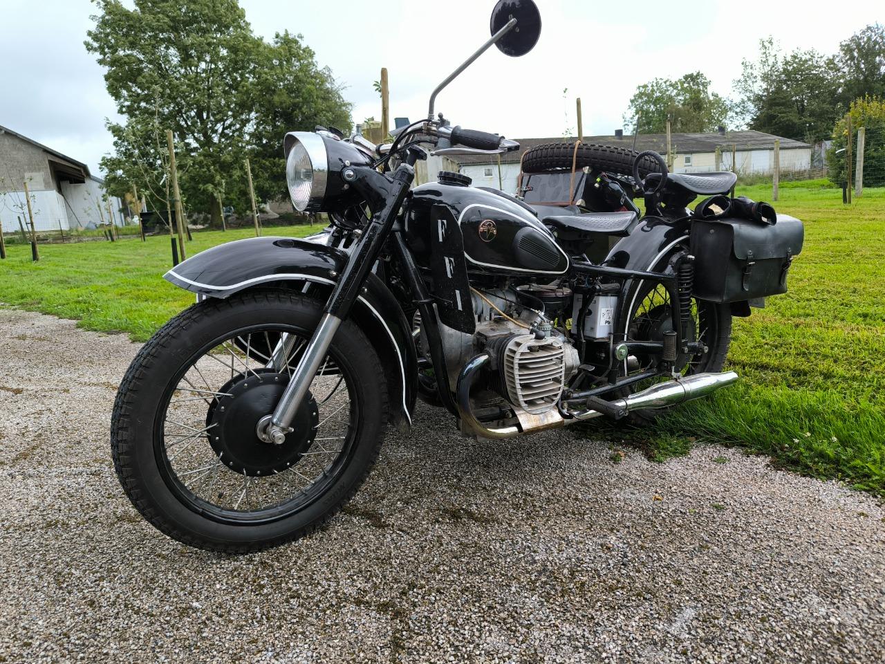 KMZ 750 M KMZ 750 M - 1965 LesAnciennes.com
