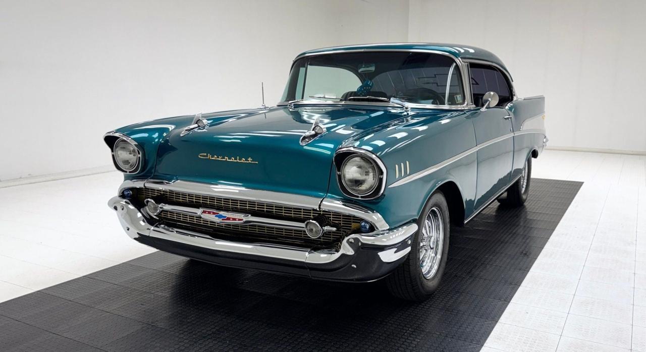 1957 Chevrolet Bel Air 2-Door Hardtop LesAnciennes.com
