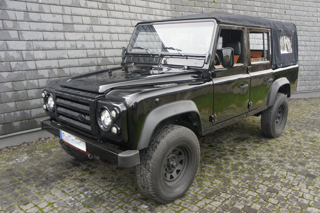 2001 Land Rover Defender 110 Bespoke Convertible LesAnciennes.com