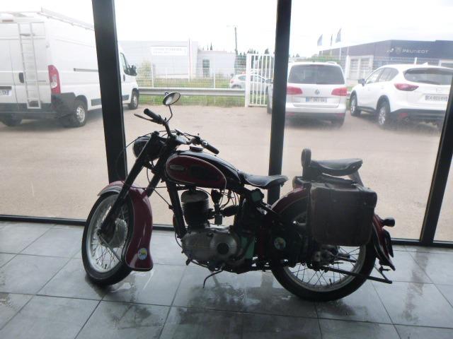 TRIUMPH BDG 250 SL - 1956 LesAnciennes.com