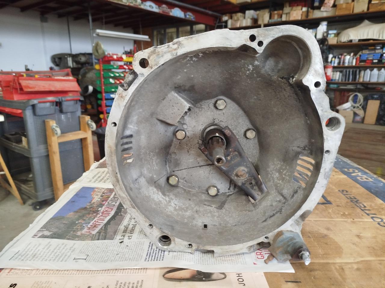 Boite de vitesse PEUGEOT 504 LesAnciennes.com