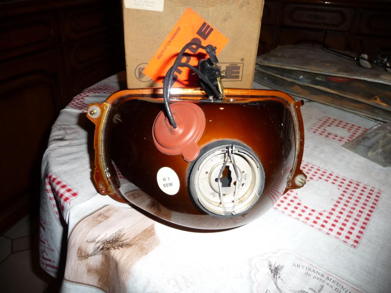 Optique de phare RENAULT 12 (R12) LesAnciennes.com