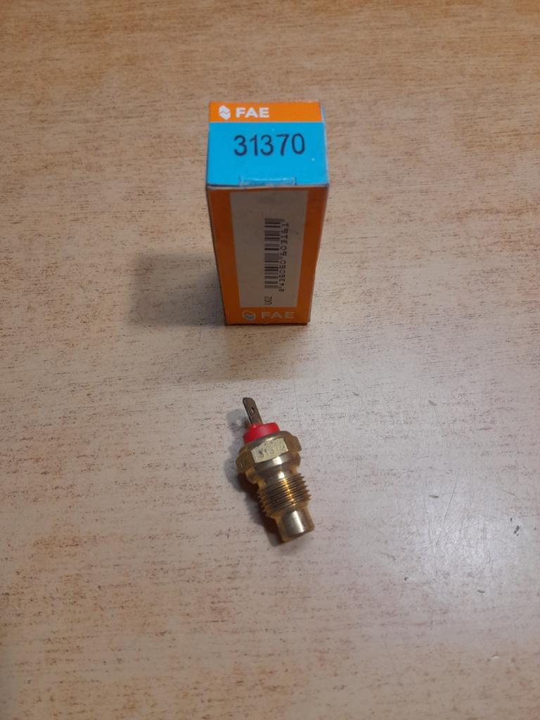 Sonde température eau Peugeot 205 309 GTI 305 505 LesAnciennes.com