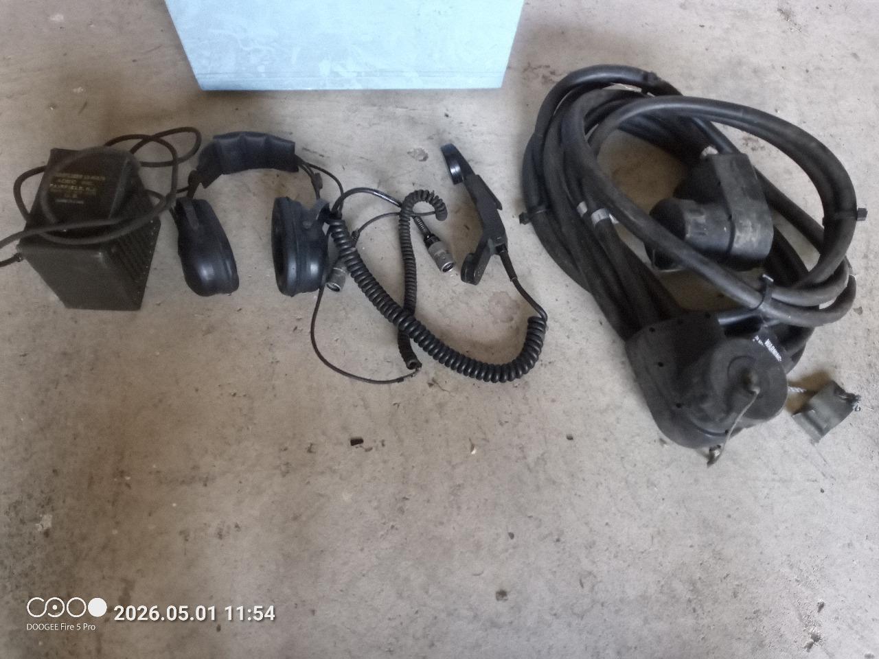 Lot de pièces HUMMER HUMVEE M998 LesAnciennes.com