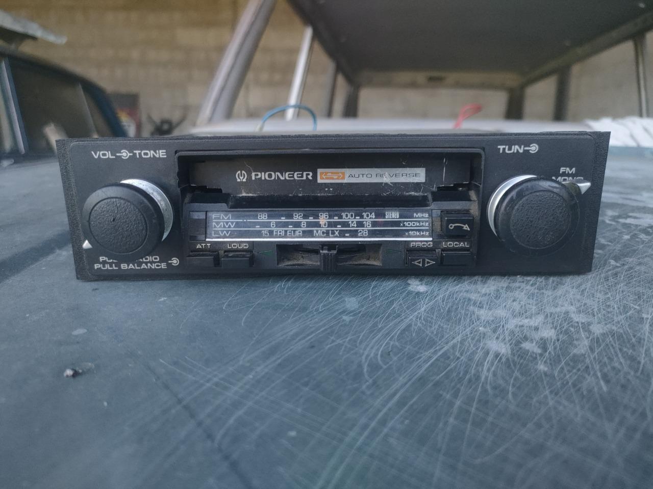 Autoradio vintage Pioneer KP-4800 LesAnciennes.com