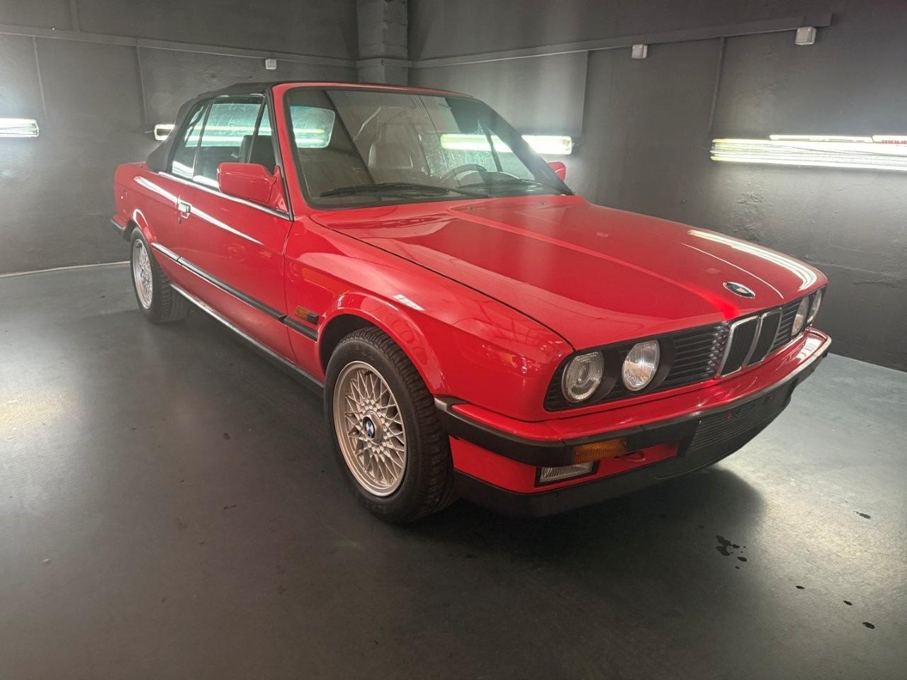 BMW 320 i E30 - 1990 LesAnciennes.com