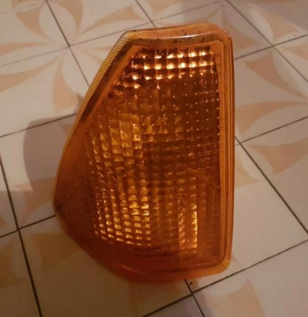 Clignotant avant droit Renault 18 LesAnciennes.com