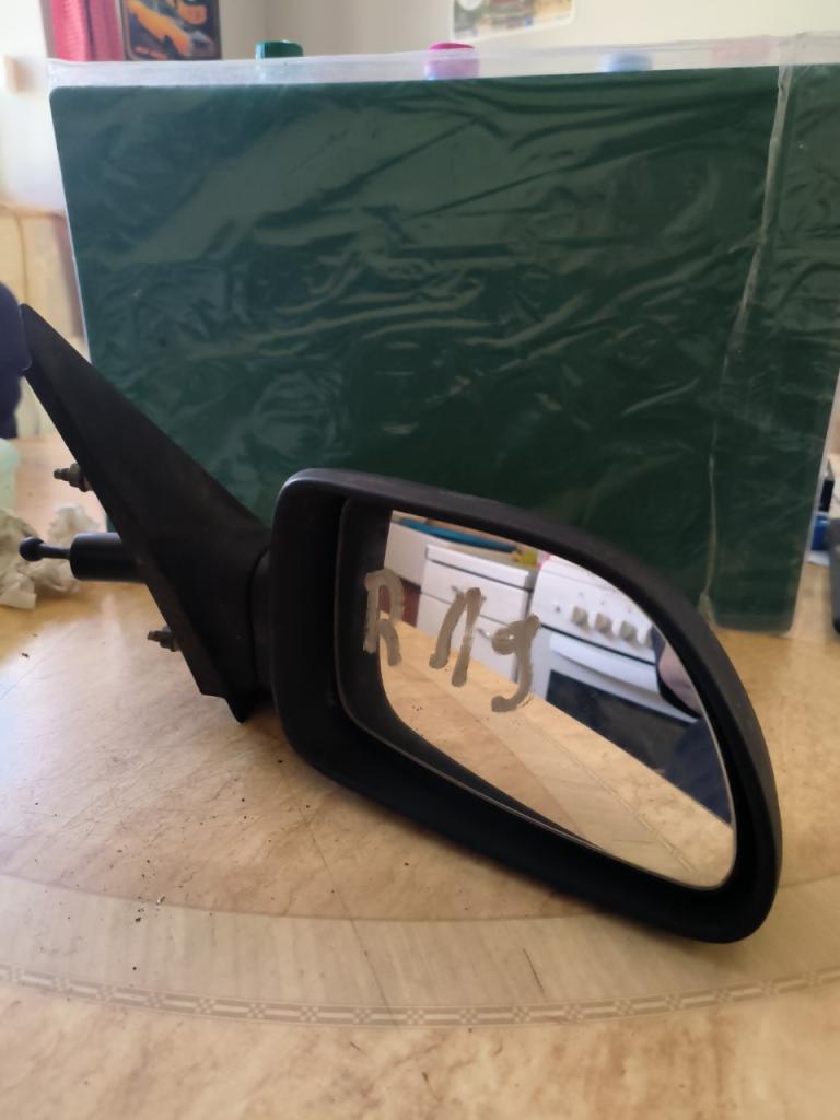 Pièces RENAULT 19 (R19) Série 1 rétro droit LesAnciennes.com