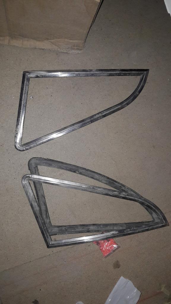 Pièces DE TOMASO Pantera LesAnciennes.com