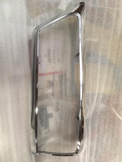 Enjoliveurs feux AR MERCEDES 230 SL 1963 LesAnciennes.com