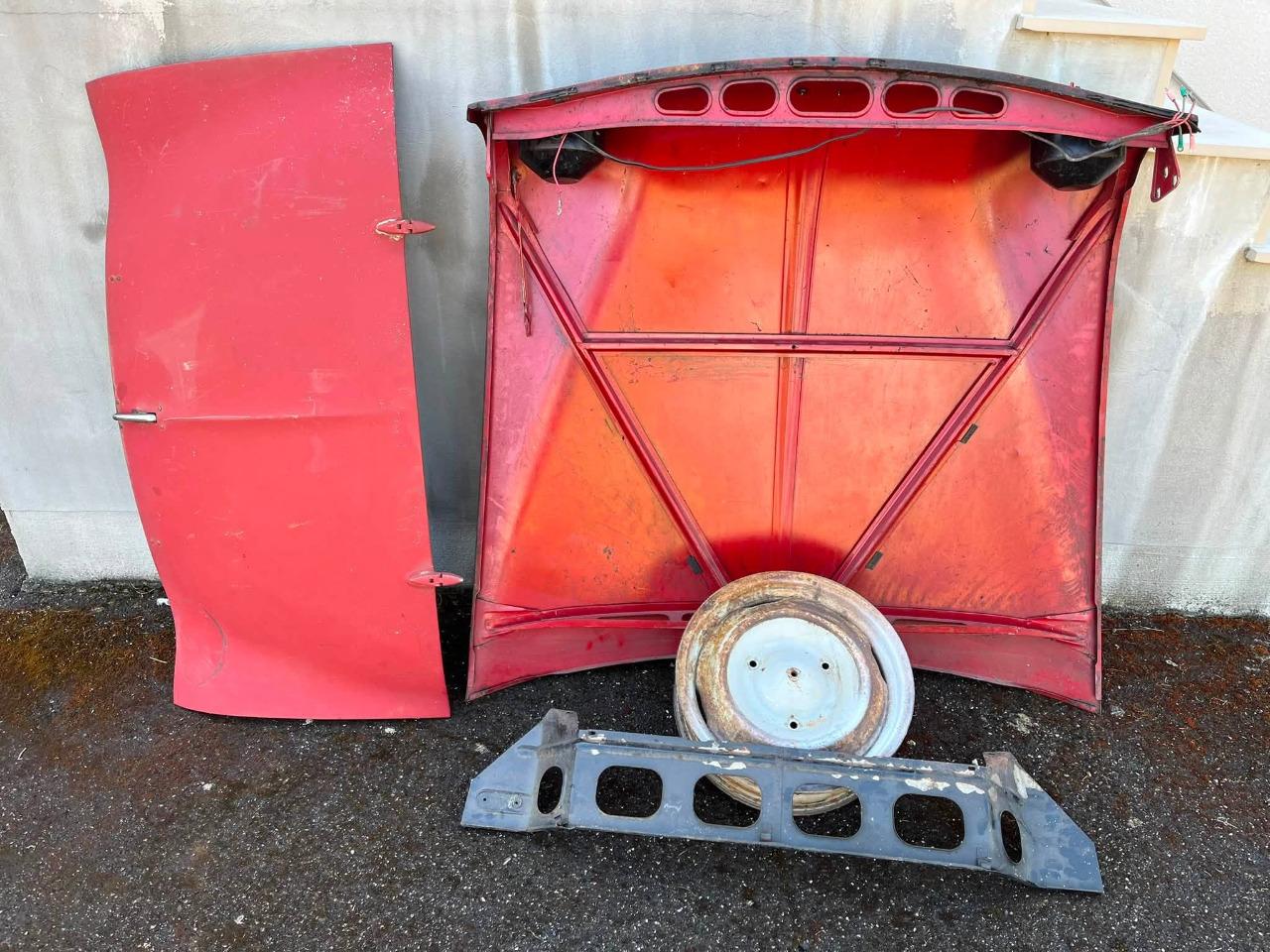 PIECES CARROSSERIE RENAULT DAUPHINE LesAnciennes.com