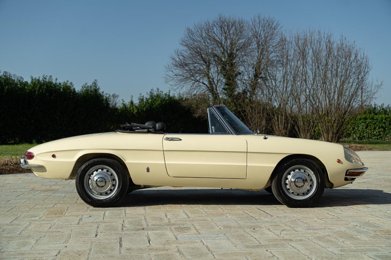 ALFA ROMEO 1750 SPIDER VELOCE - 1969 LesAnciennes.com
