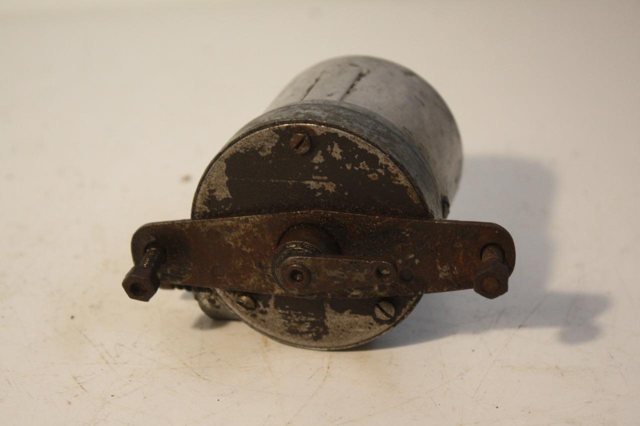 Moteur d’essuie glace rond SEV 6V Citroen Traction LesAnciennes.com