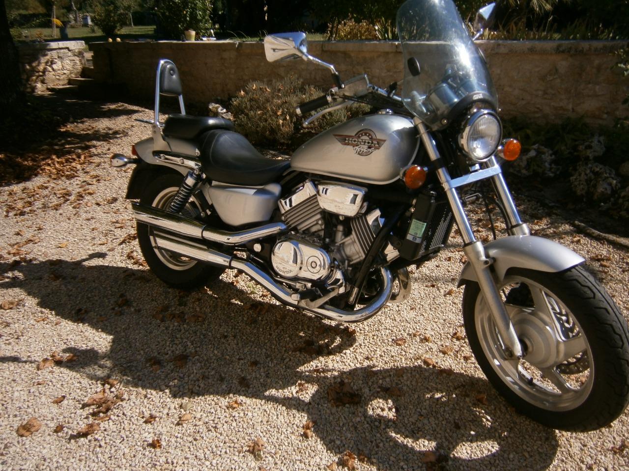 HONDA VF 750 C Magna - 1996 LesAnciennes.com