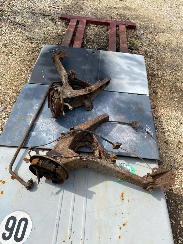 Train arrière FIAT 850 Spider LesAnciennes.com