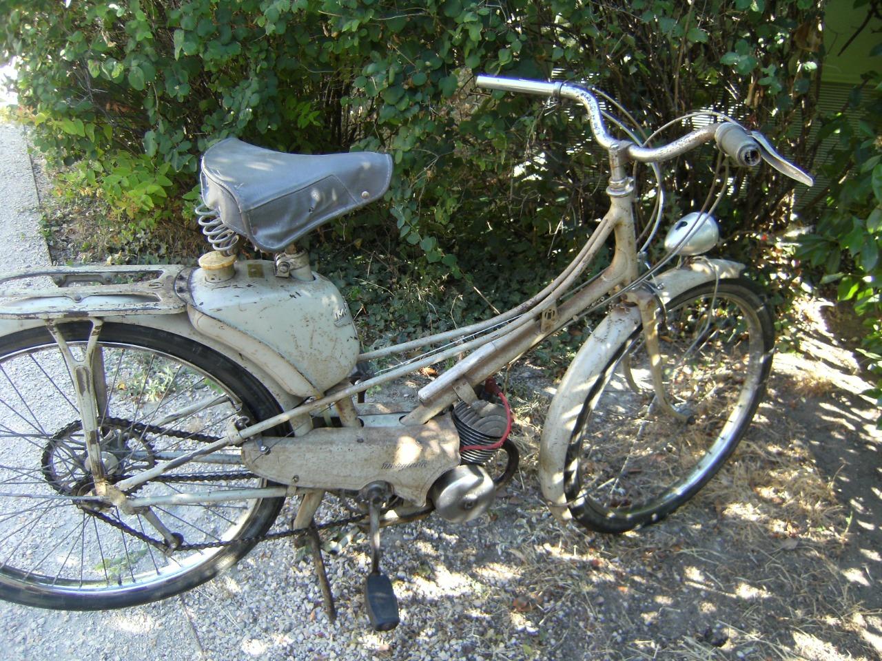 MOTOBECANE AV 32 - 1956 LesAnciennes.com