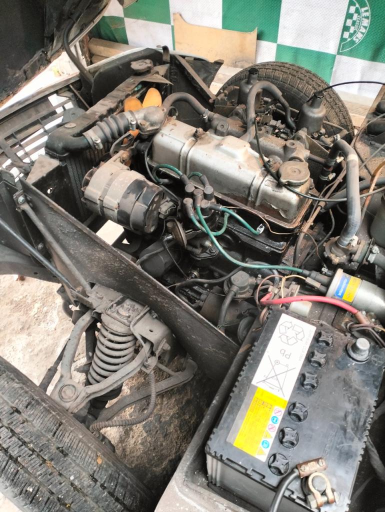 TRIUMPH 1300 spit LesAnciennes.com