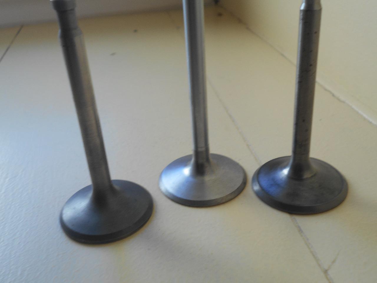 Soupapes VELOCETTE viper LesAnciennes.com