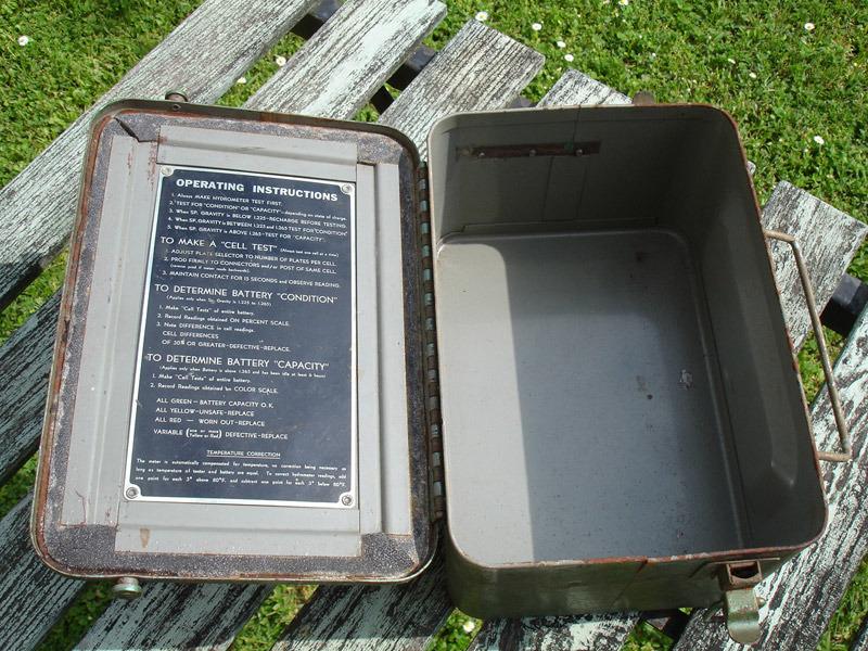 Caisse Allen E 51 X testeur de batterie WW2 LesAnciennes.com