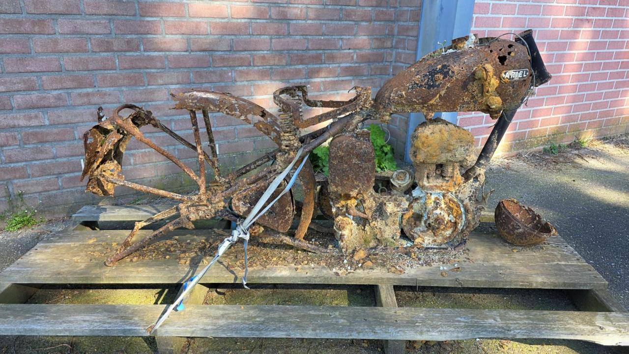 1934 Ariel 557cc Detector find LesAnciennes.com
