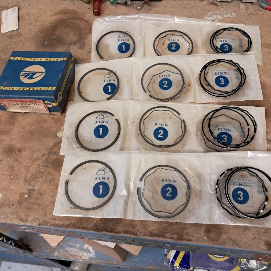 Jeu de segments RENAULT 16 (R16) std 76mm neuf LesAnciennes.com