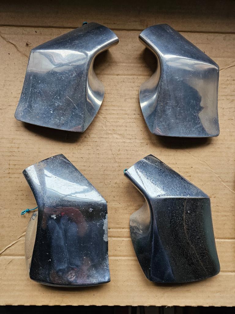 Element pare choc Citroën DS LesAnciennes.com