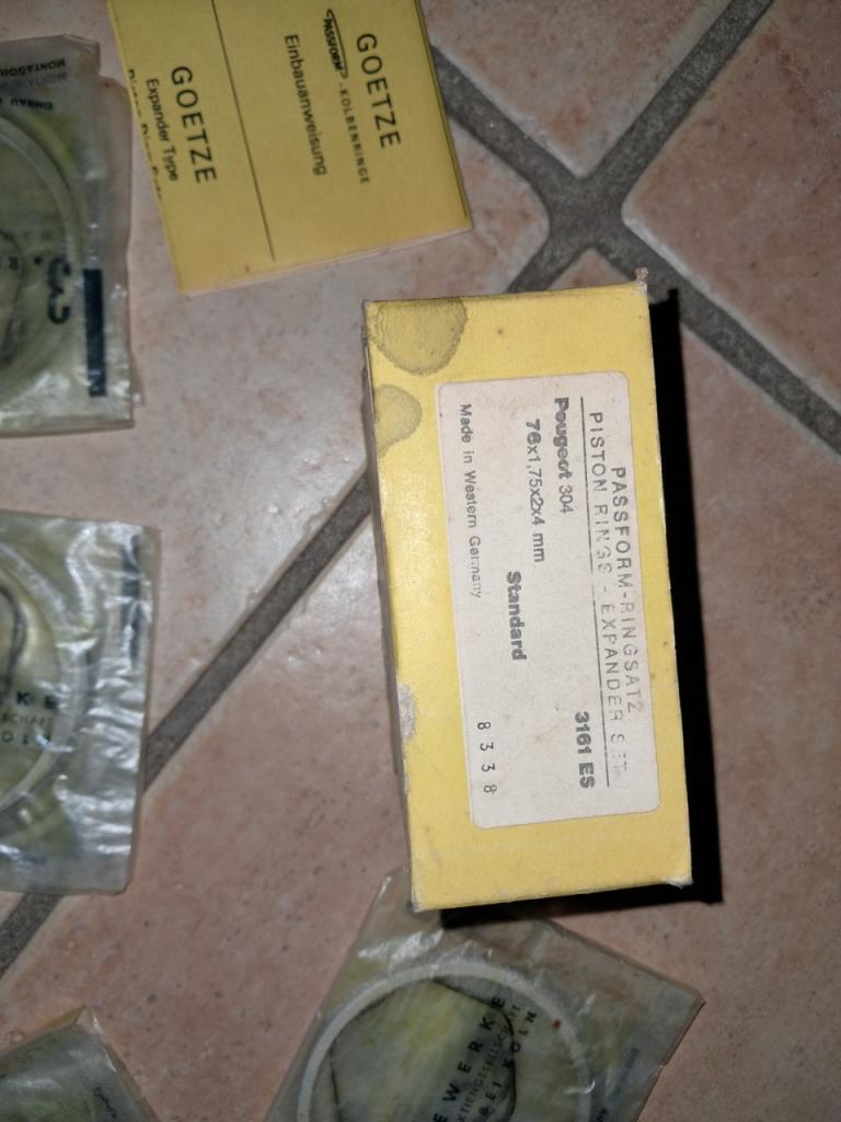 Piston rings Peugeot 304 3161 ES 76x1.75x2x4 mm LesAnciennes.com