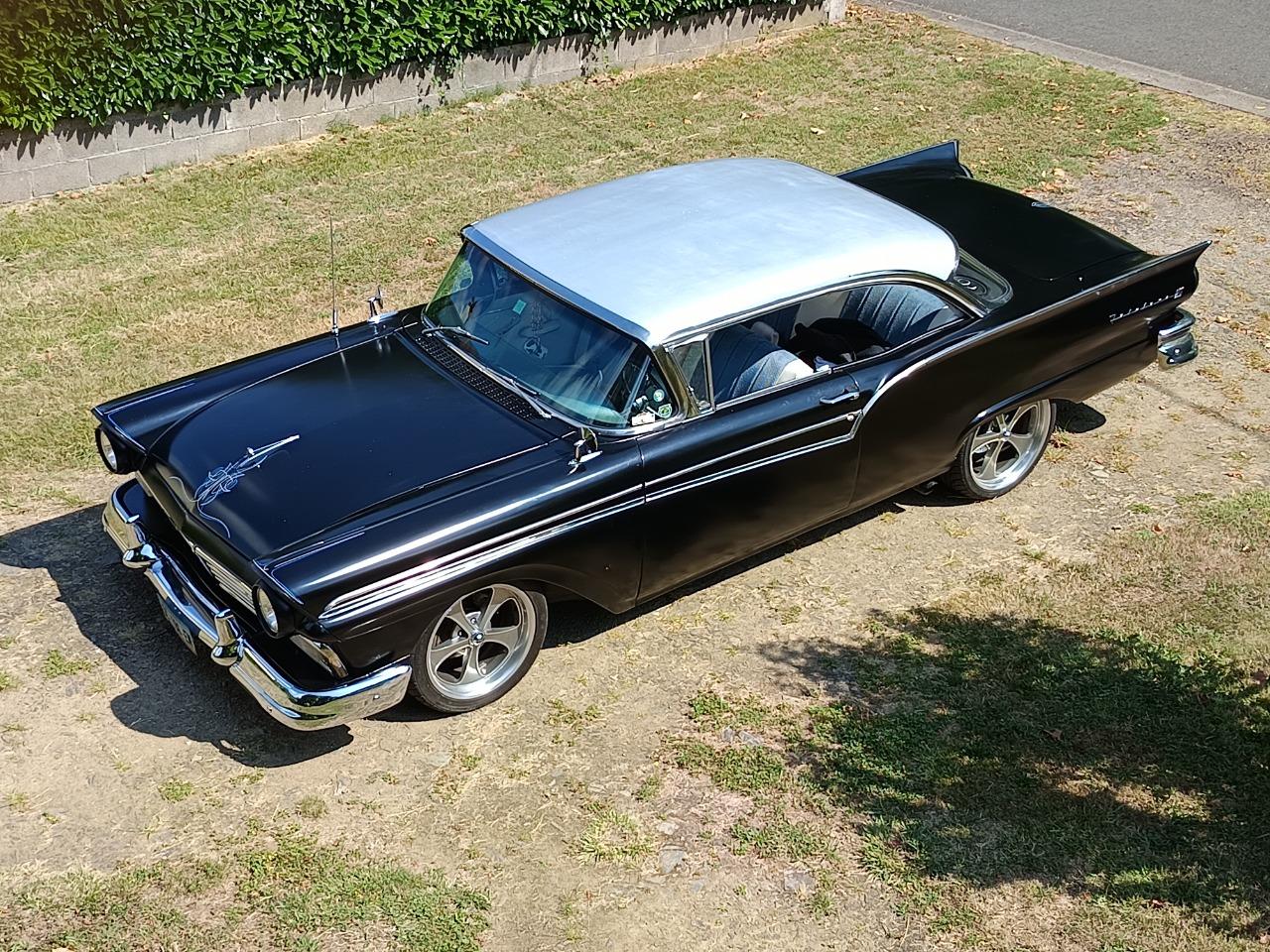 FORD Fairlane 500 custom - 1957 LesAnciennes.com