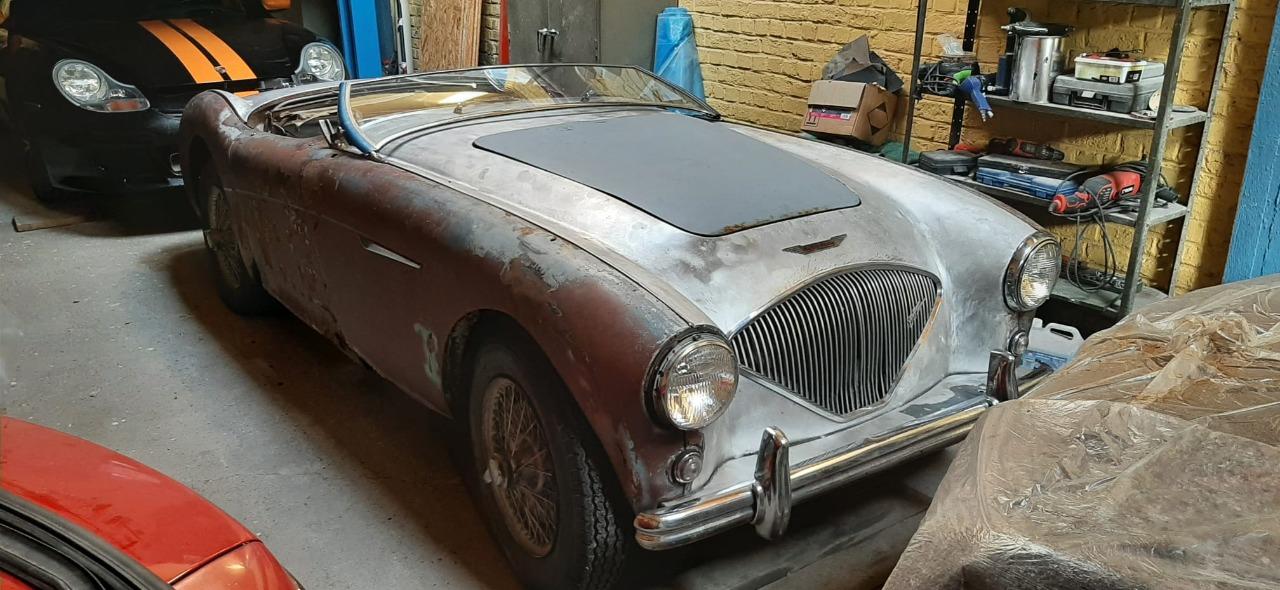 AUSTIN HEALEY 100 BN2 - 1955 LesAnciennes.com