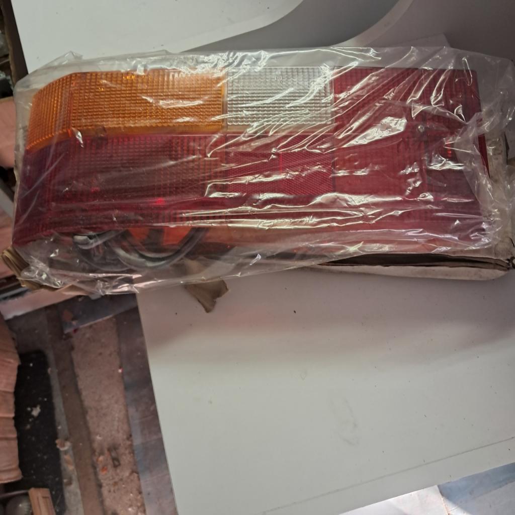 Caboxhon feux arg SIMCA Horizon neuf LesAnciennes.com