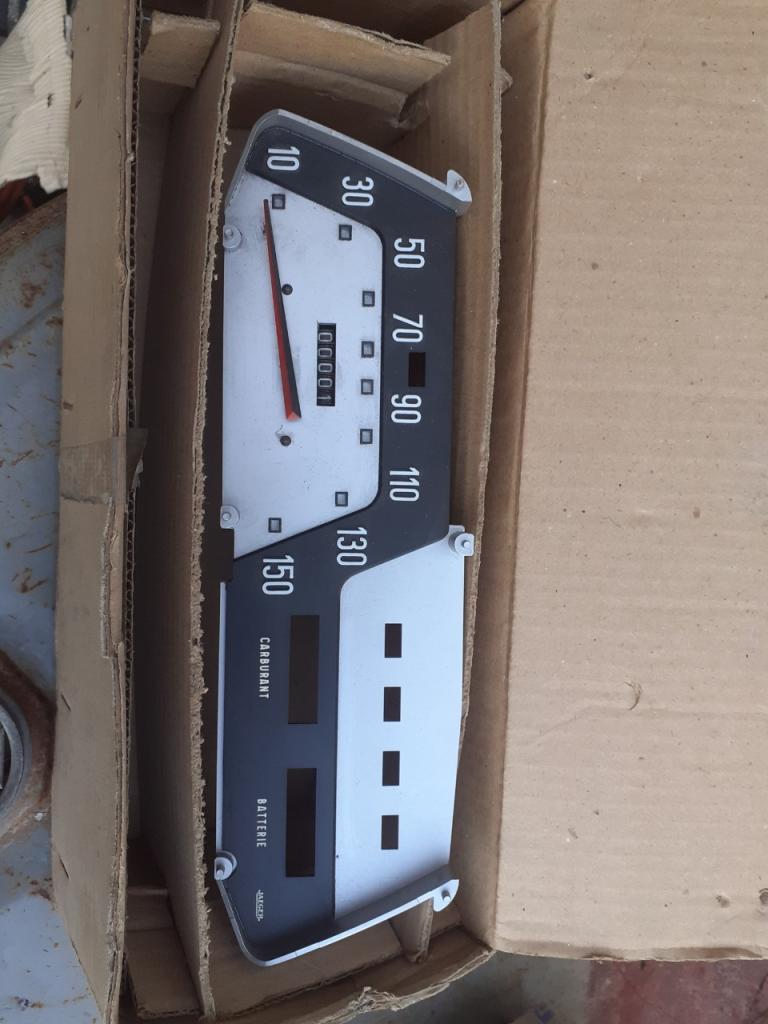 Compteur PEUGEOT 204 LesAnciennes.com