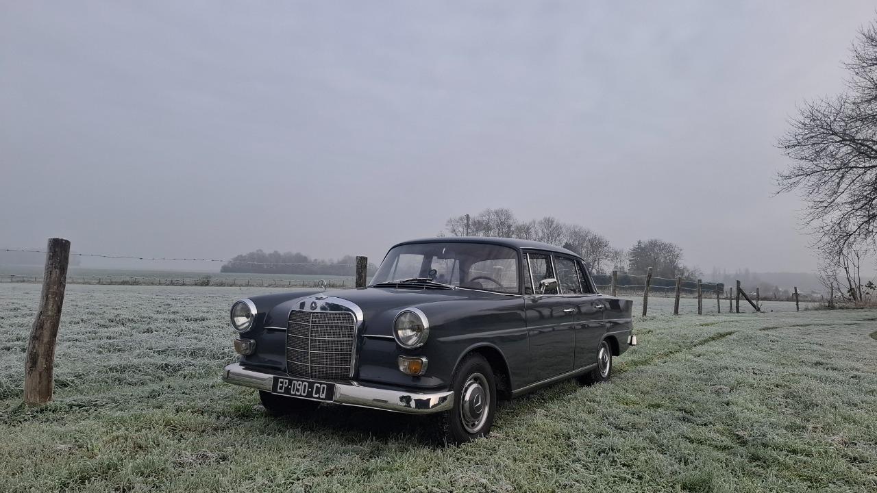 MERCEDES 200 D W110 - 1966 LesAnciennes.com