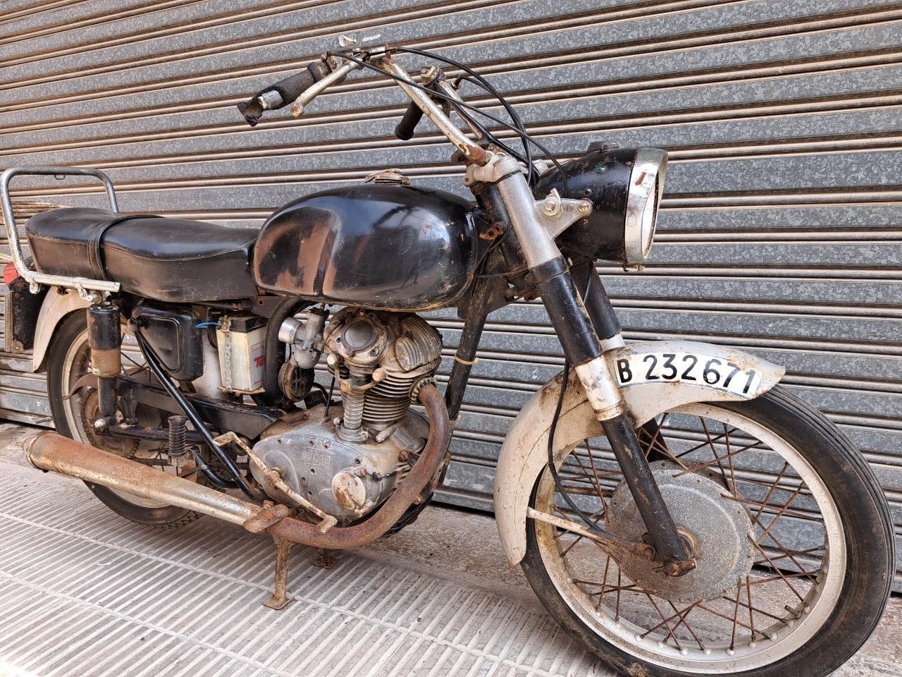DUCATI 175 TS - 1963 LesAnciennes.com