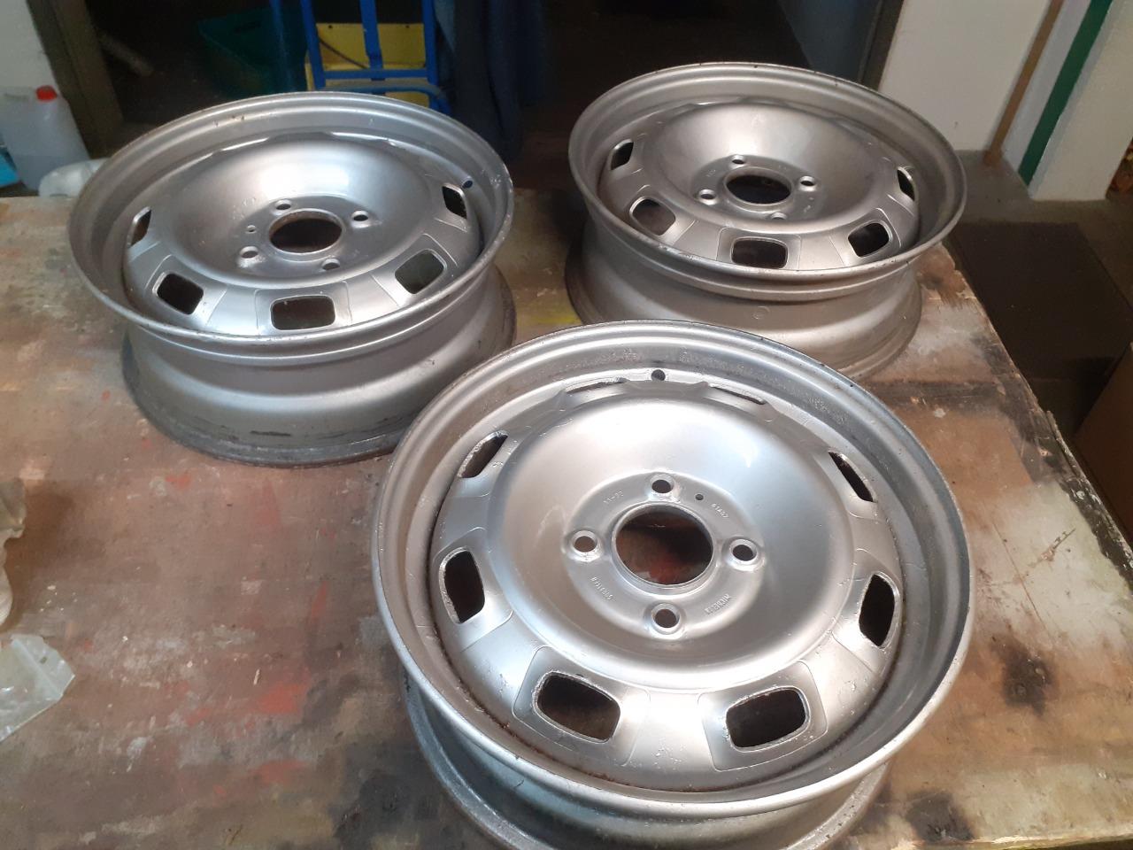 Jantes PEUGEOT 305 serie 2 LesAnciennes.com