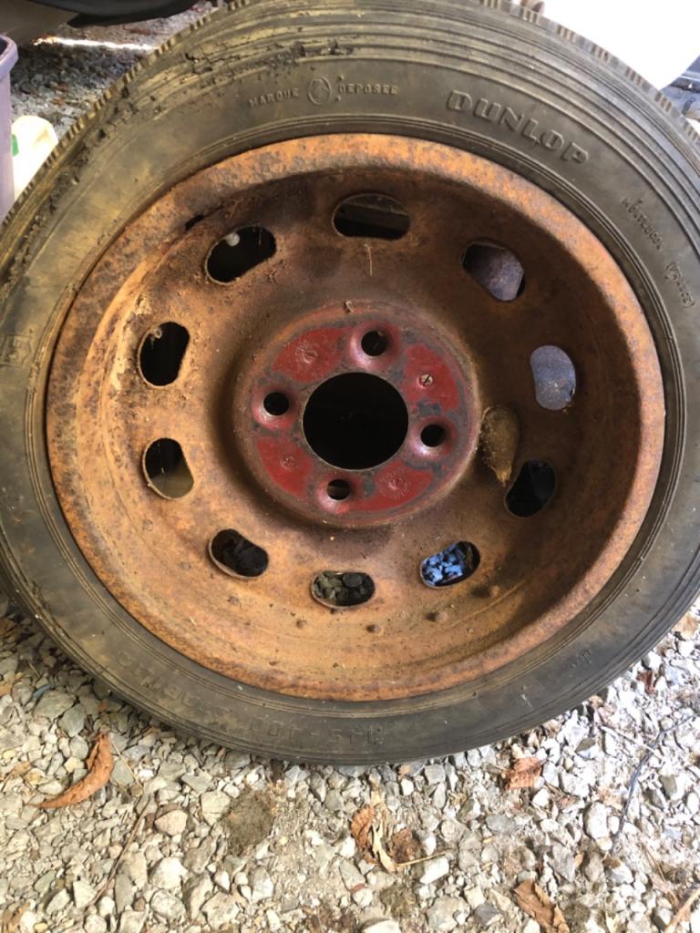 Jantes pilotes PEUGEOT 202 LesAnciennes.com