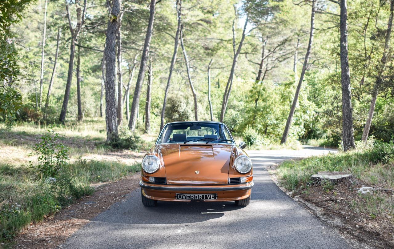 PORSCHE 911 2.4E Targa - 1973 LesAnciennes.com