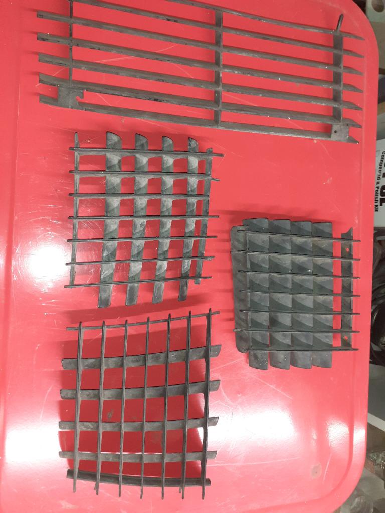 Grille Latérale et calandre Renault 5 Turbo LesAnciennes.com