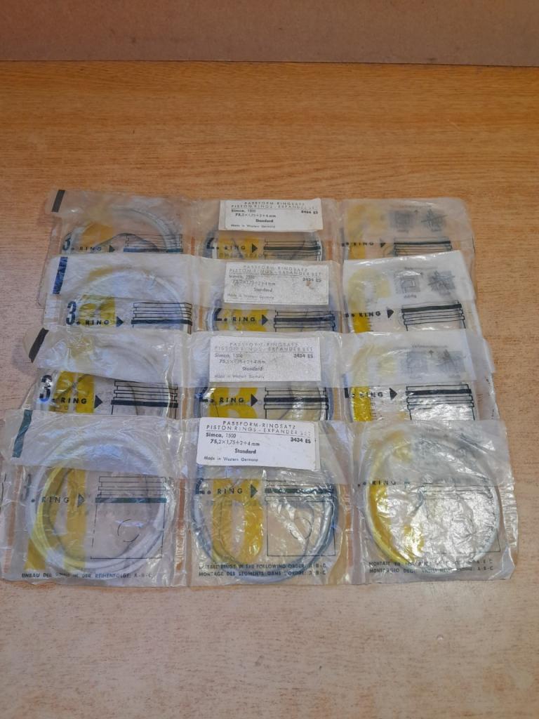 Jeu de segments Simca 1500 LesAnciennes.com