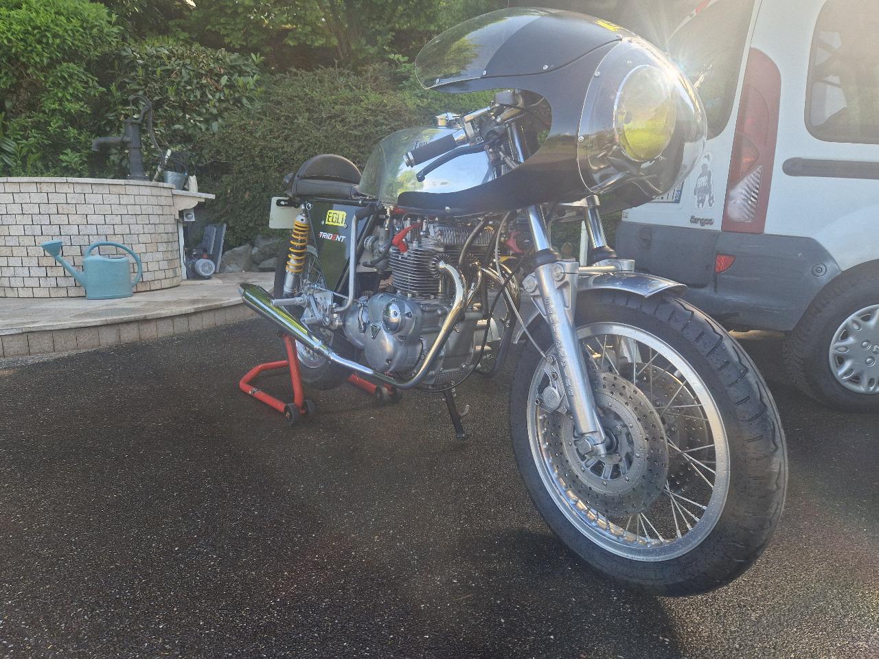 EGLI Triumph Trident T150V - 1975 LesAnciennes.com