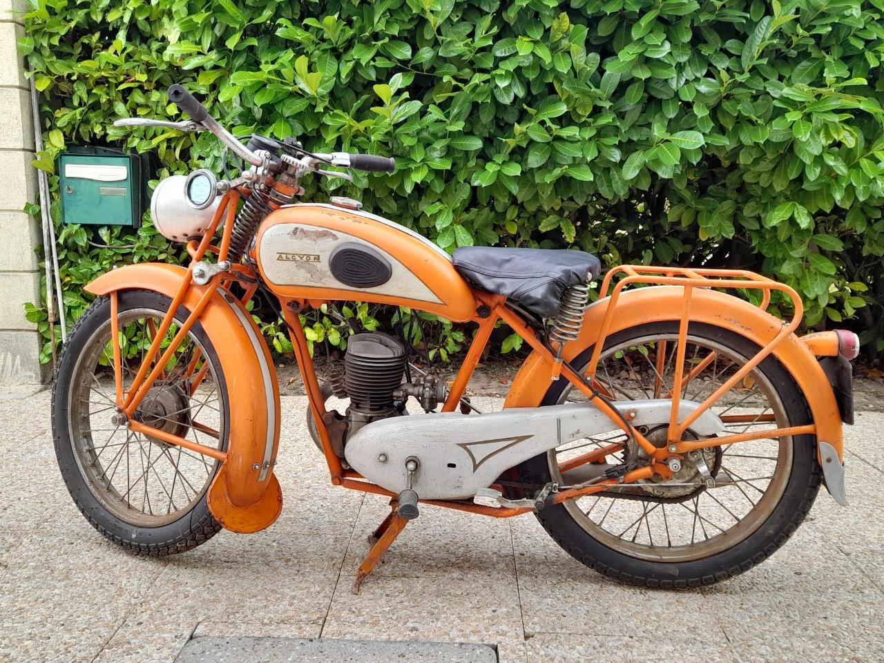 ALCYON Type 23 - 1951 LesAnciennes.com